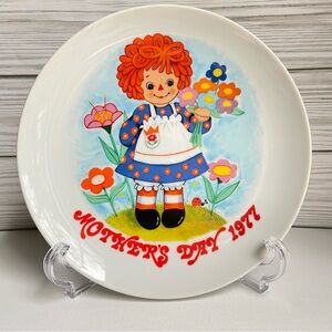 Raggedy Ann 1977 Mother’s Day vintage collector’s plate by The Schmid Collection
